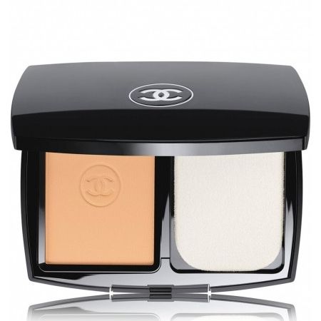 Le Teint Ultra Tenue Compact: New Chanel foundation